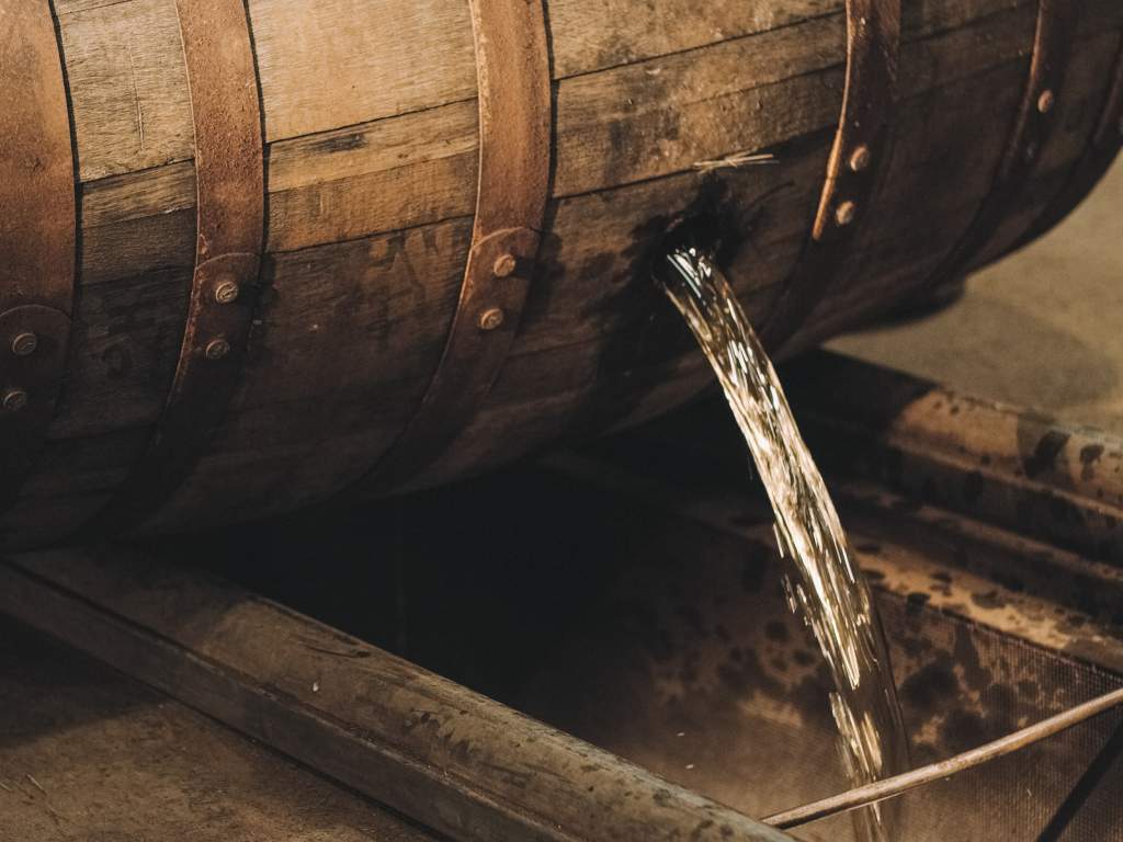 barrica de madera de whisky Bushmills