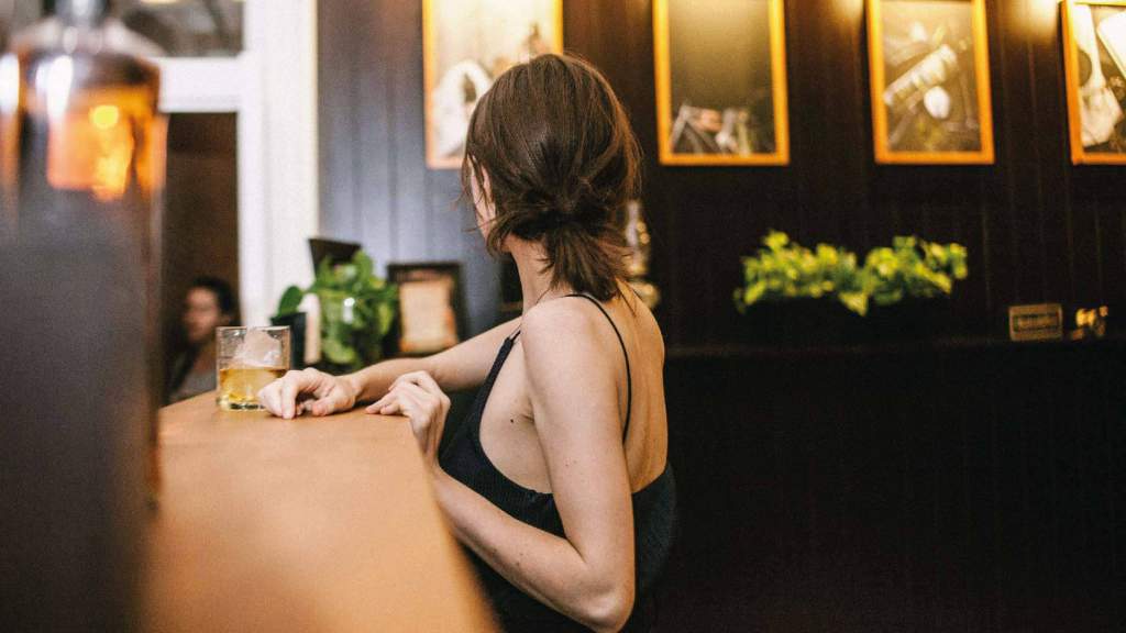 5 cócteles para mujeres que aman el whiskey