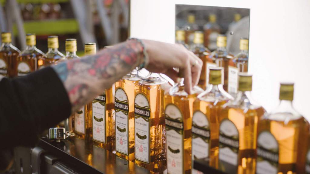 Producción de Whisky Irlandés - Bushmills México.